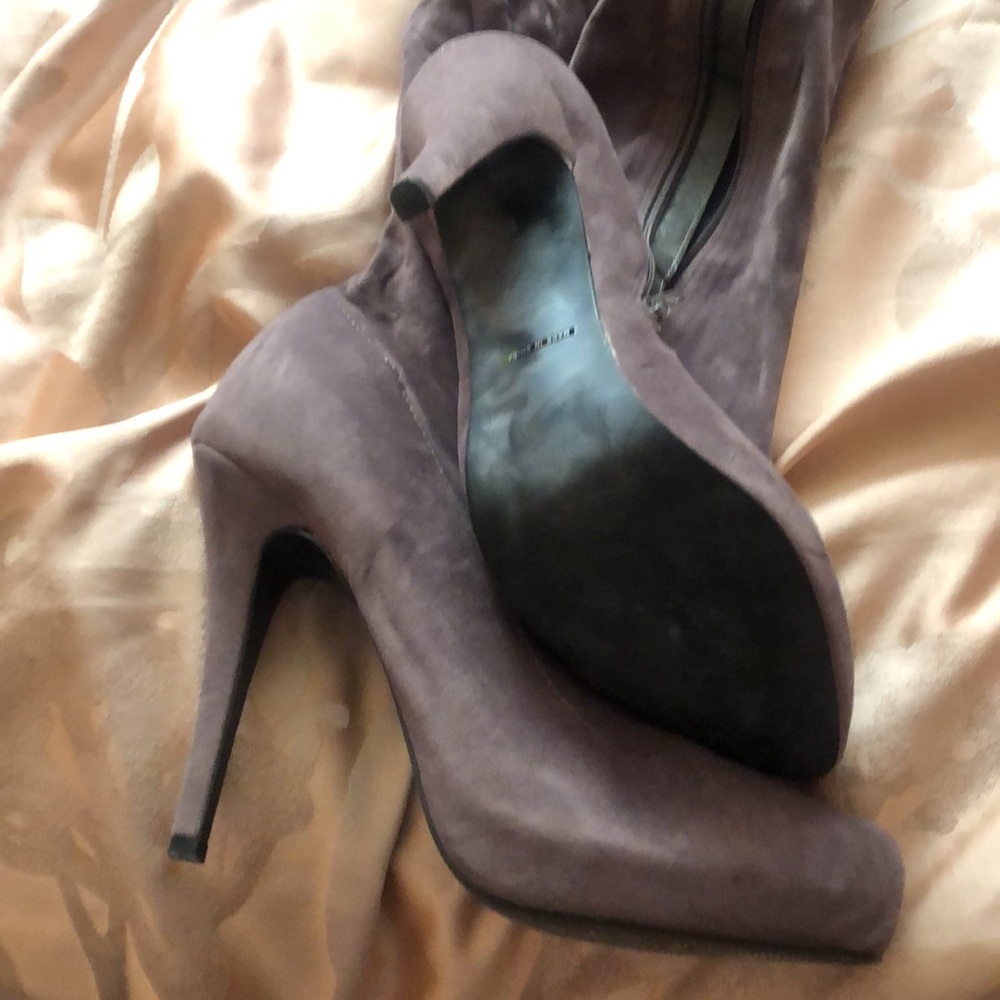 Long Maxi Grey Beautiful boots - Picture 3 of 3